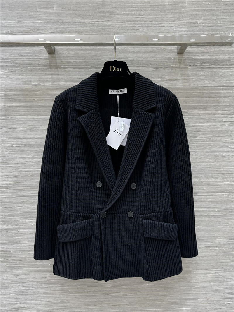 D10r double-breasted knitted coat
