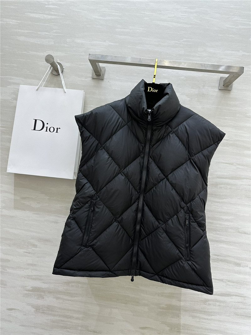 d10r D1am0nd pattern down vest
