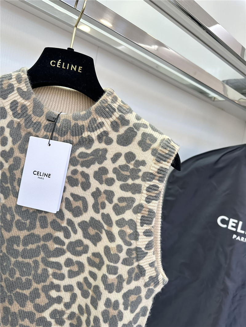 Ce1i*e leopard print turtleneck vest