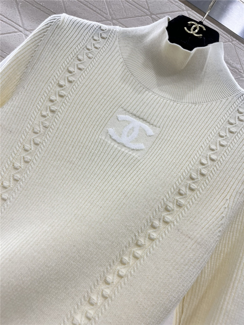 Ch**el logo ribbed-knit turtleneck top white