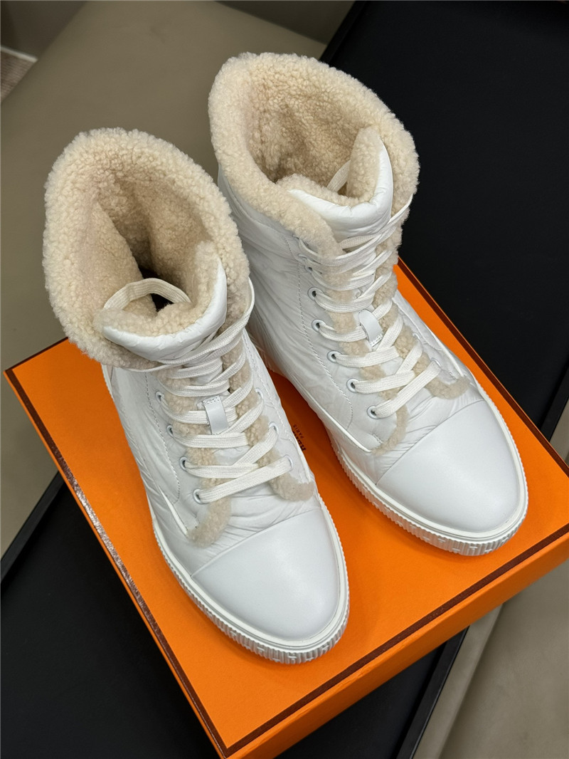 H**me5 white fresh snow boots
