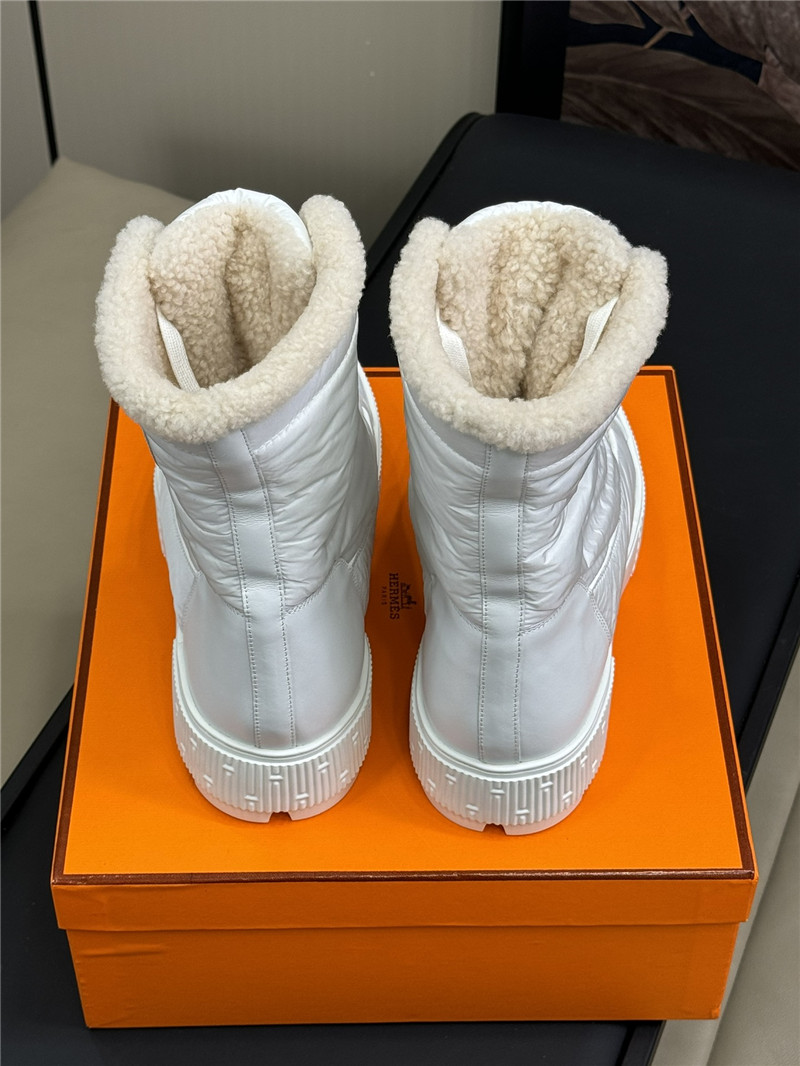 H**me5 white fresh snow boots