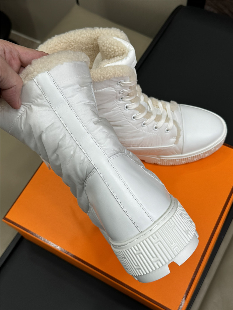 H**me5 white fresh snow boots