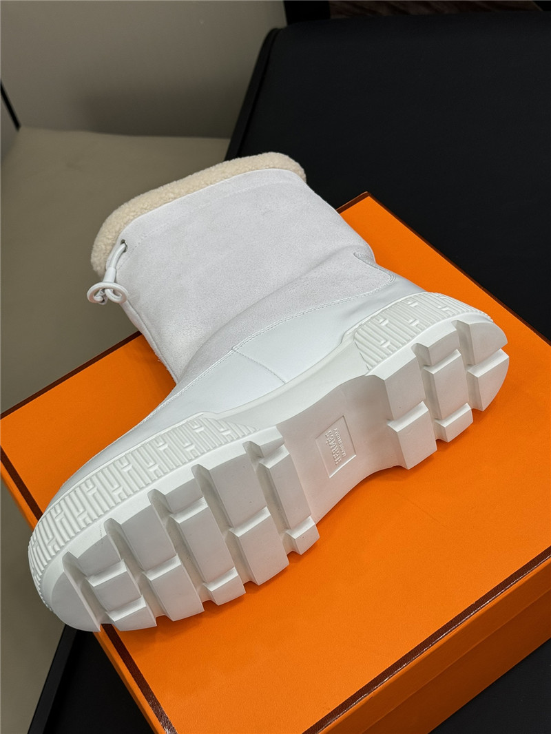 H**me5 journey white suede ankle boots