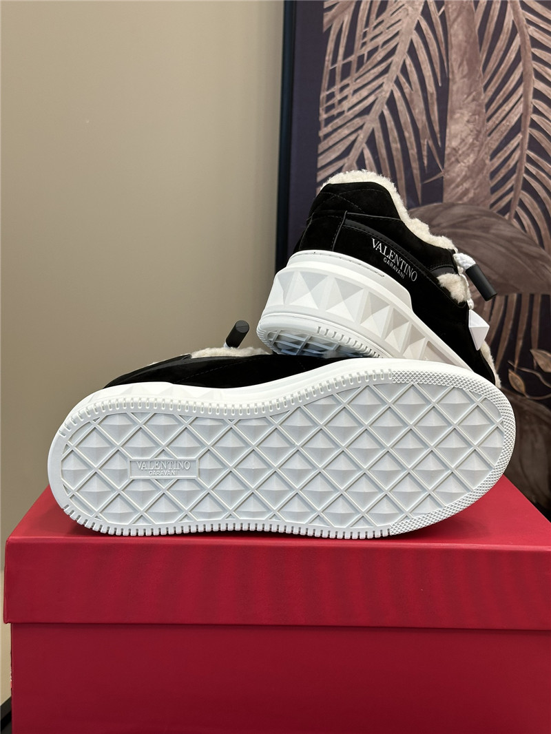 Va1e*ntin0 black one stud xl low top sneakers