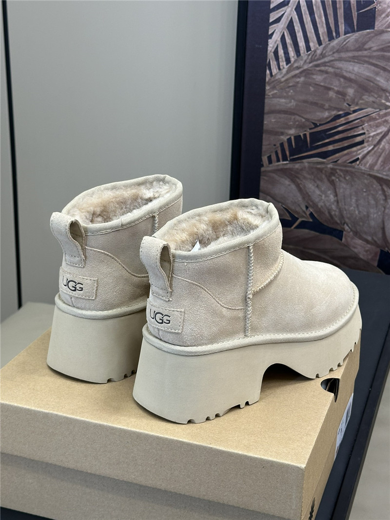UGG Classic Ultra Mini New Heights Boot