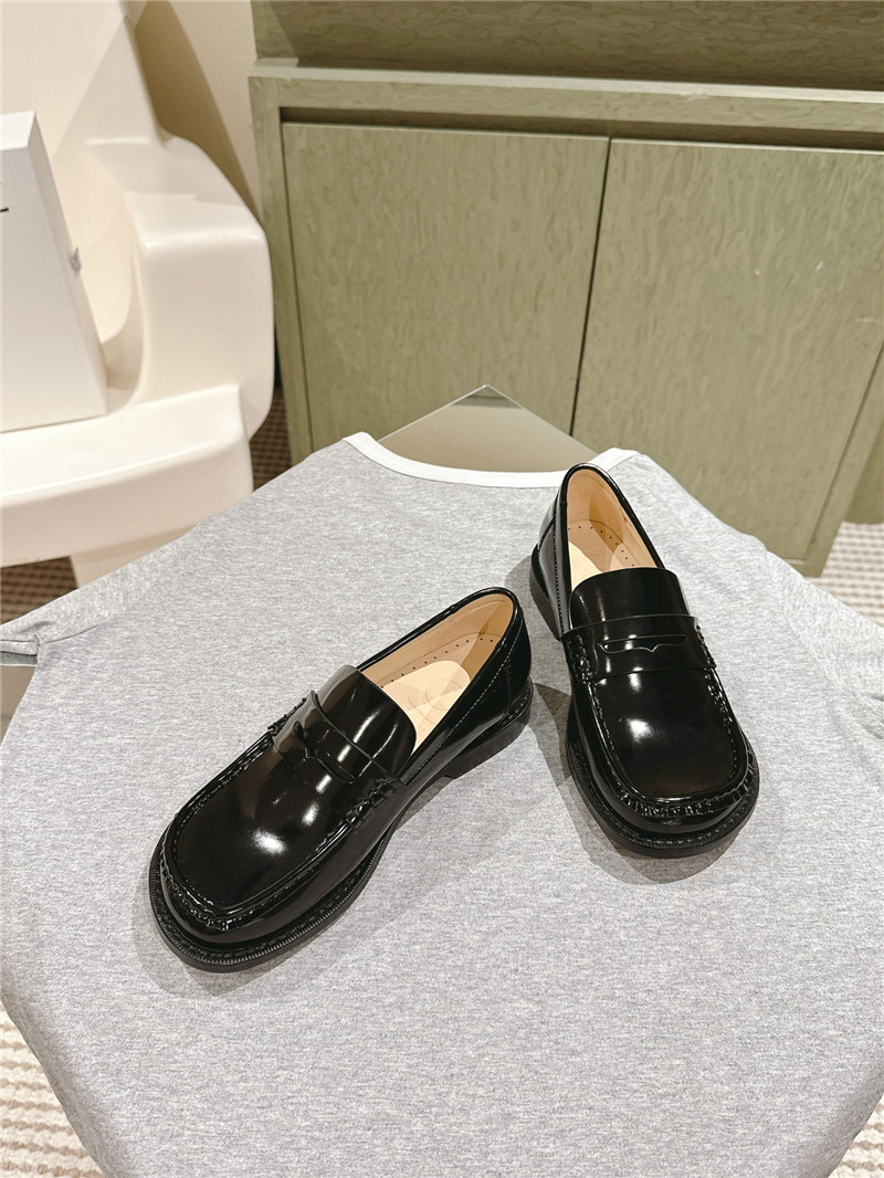 L0ew* campo loafer in black brushed calfskin