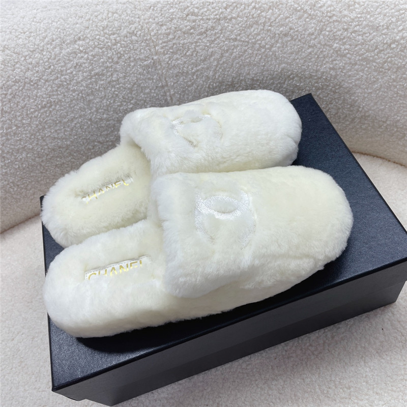 Ch**el pink shearling lambskin mules white