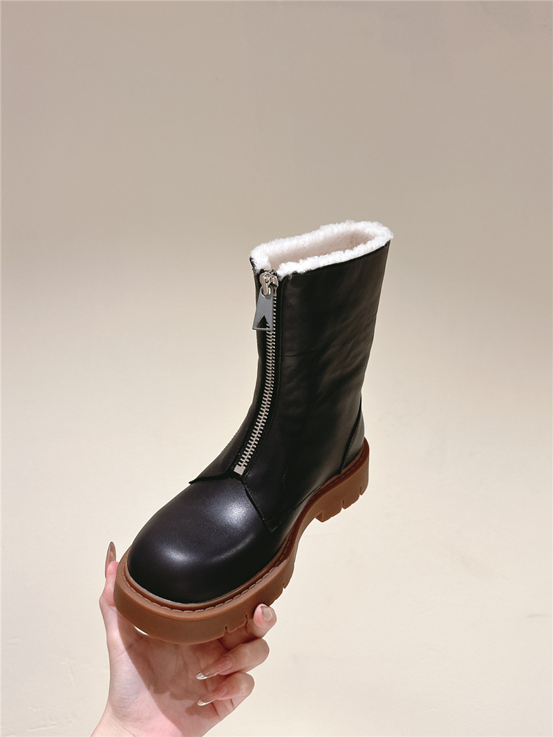 b0tt*ga Ven*ta winter zip black leather ankle boots