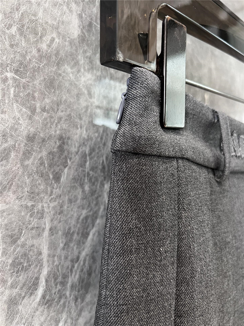 M1um1u micro logo pleated skirt