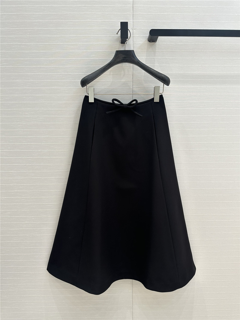 Va1e*ntin0 piping trim maxi skirt
