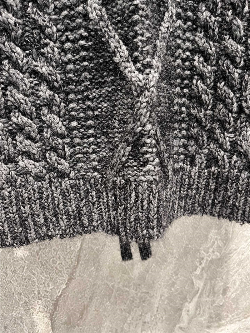 D10r grey sleeveless vest