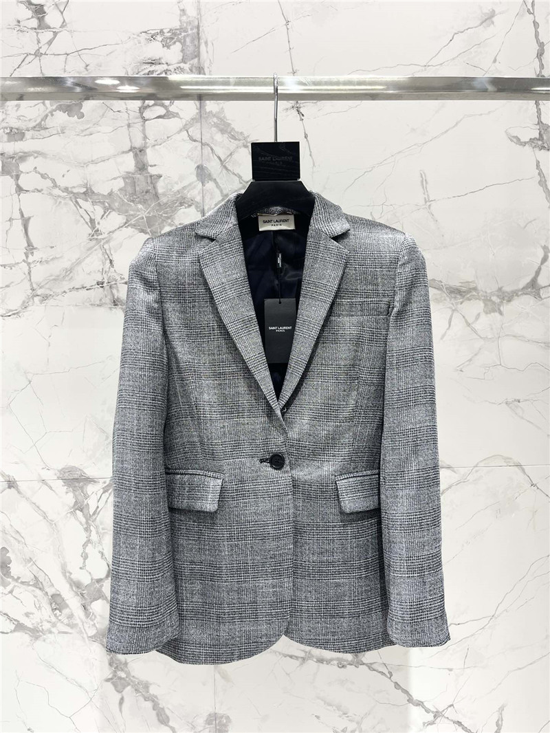 Y51 shiny plaid suit