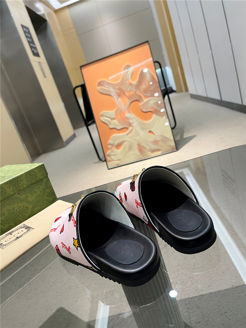 Gvc*1 horsebit mule pink printed canvas