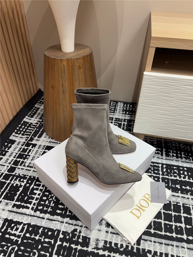 D10r icon heeled ankle boot in gray