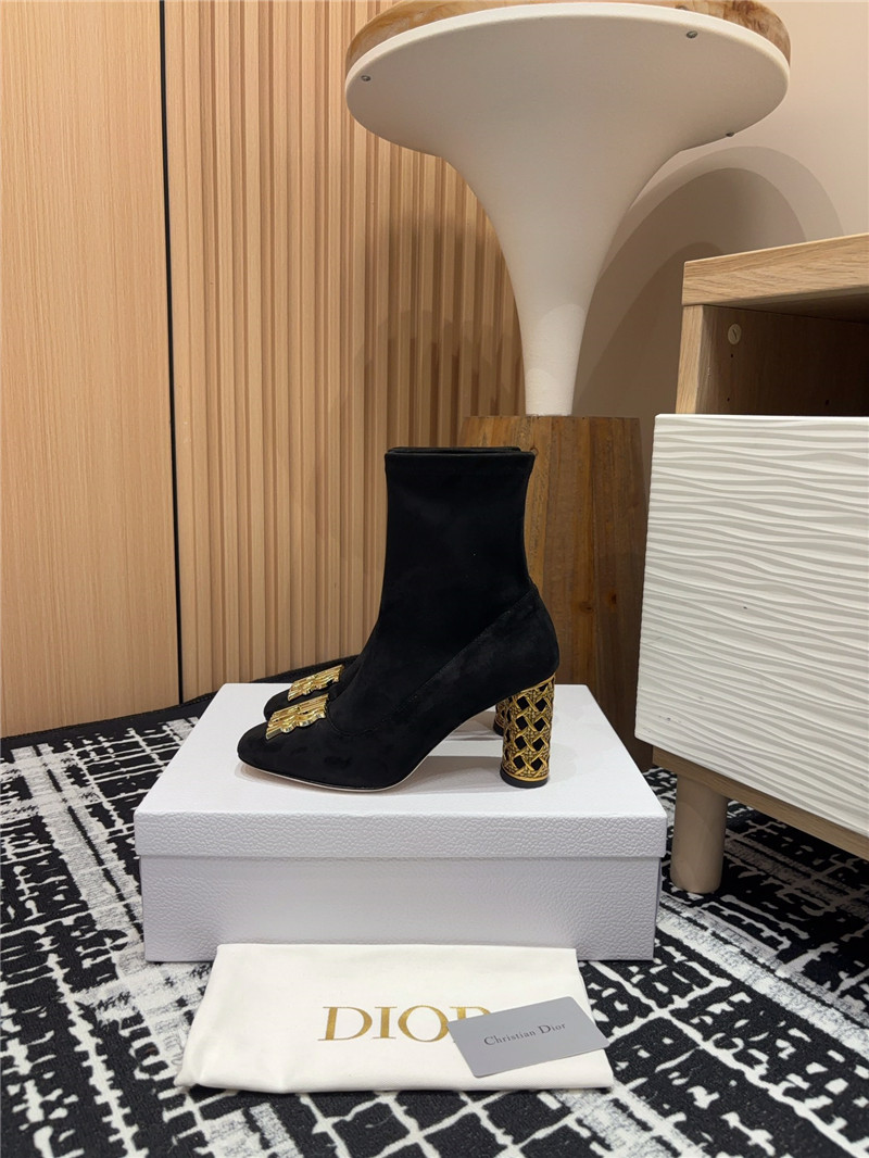 D10r icon heeled ankle boot