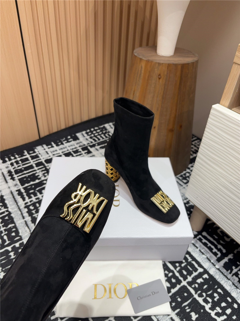 D10r icon heeled ankle boot