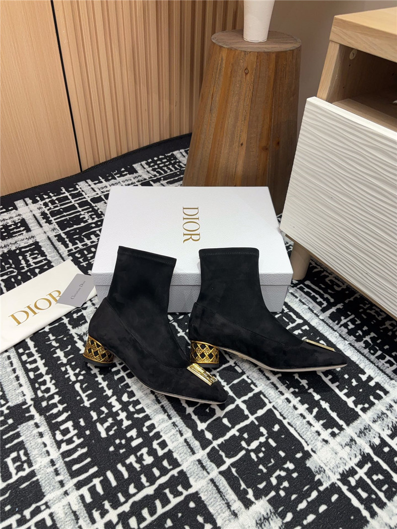 D10r cd icon black heeled ankle boots