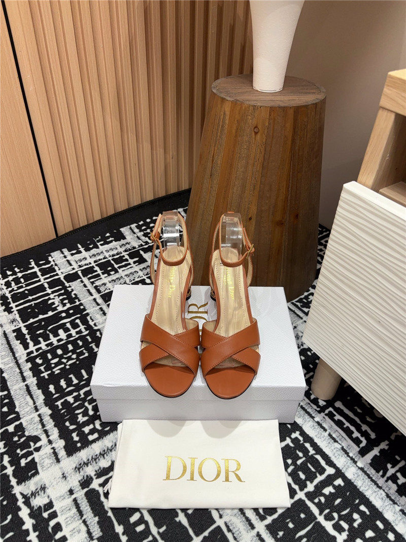 D10r icon heeled sandals camel calfskin
