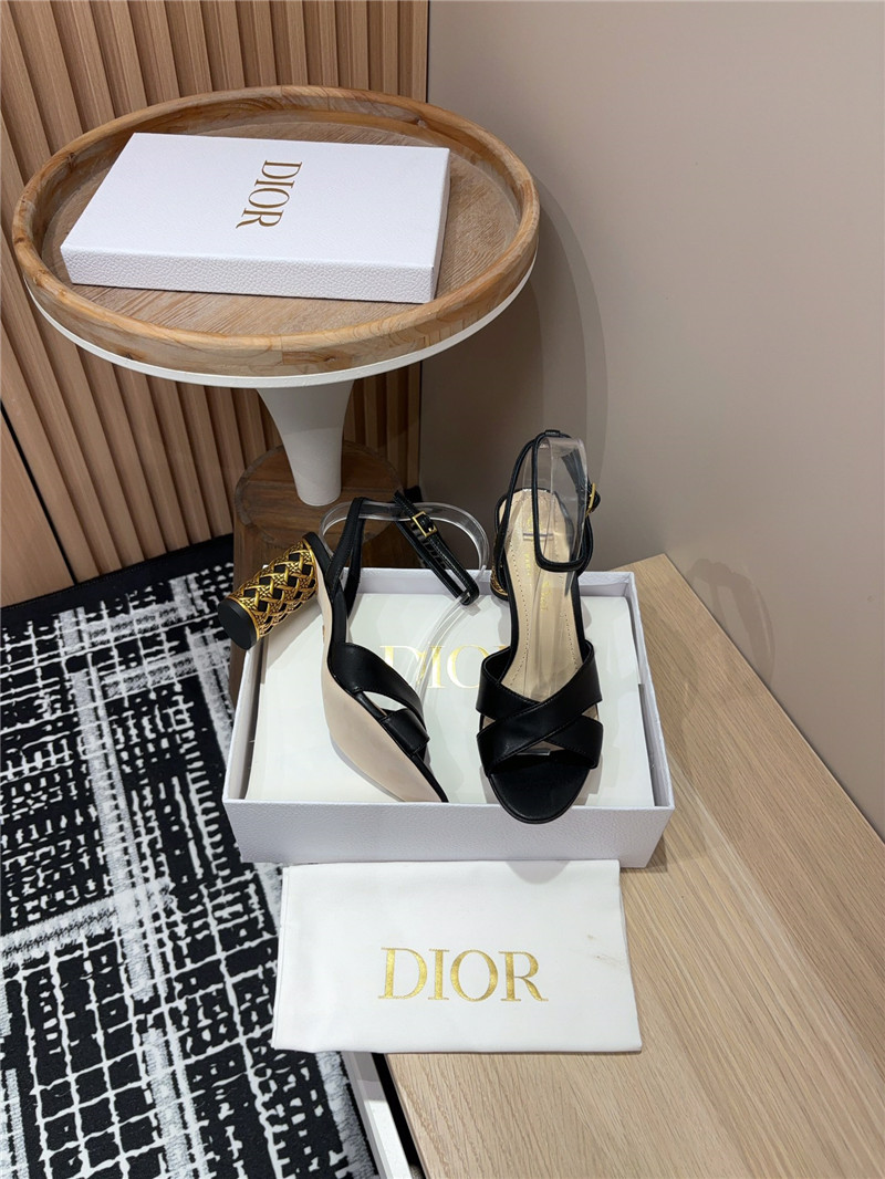 D10r icon heeled sandals in black calfskin