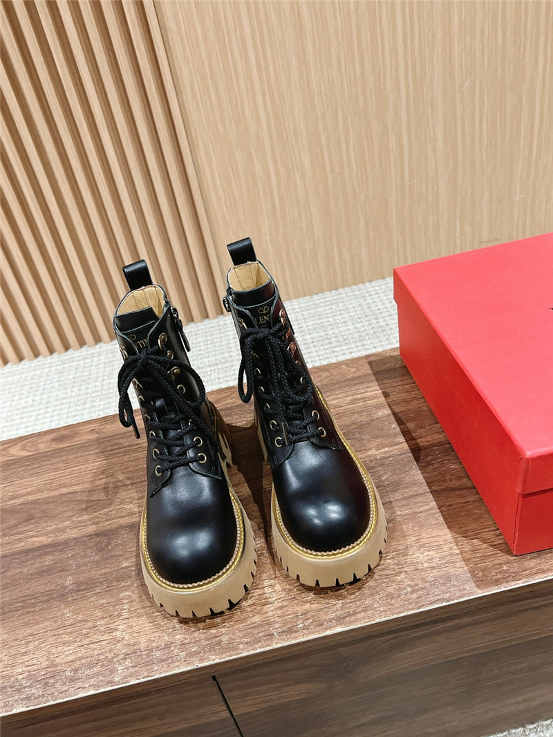 Va1e*ntin0 black leather lace-up platform boots
