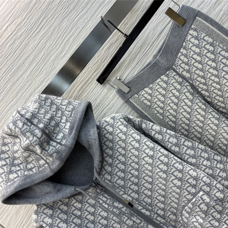 D10r reversible suit