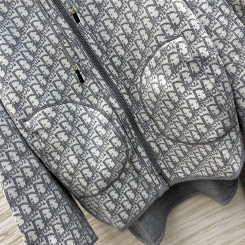 D10r reversible suit