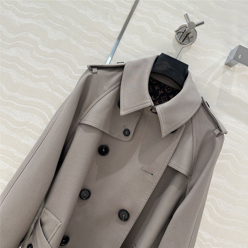 l0vis Vvtt0n lv oversized trench coat