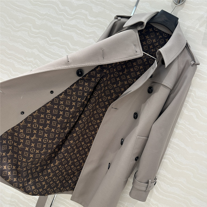 l0vis Vvtt0n lv oversized trench coat