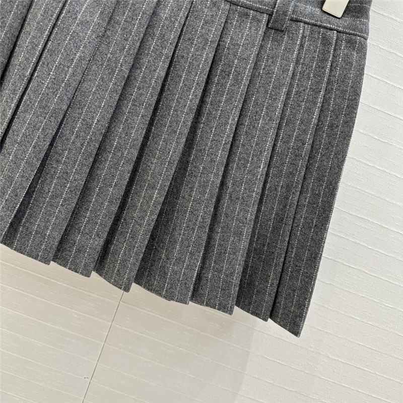 M1um1u vertical striped woolen suit
