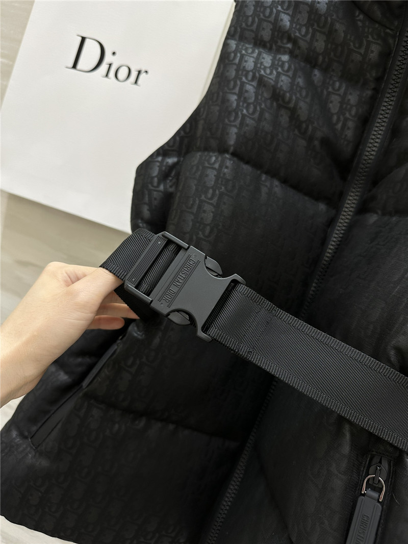 D10r stand collar jacket down vest