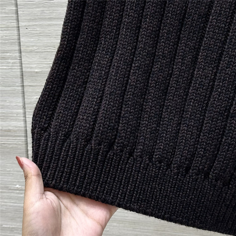 Pra*a logo wool vest top black