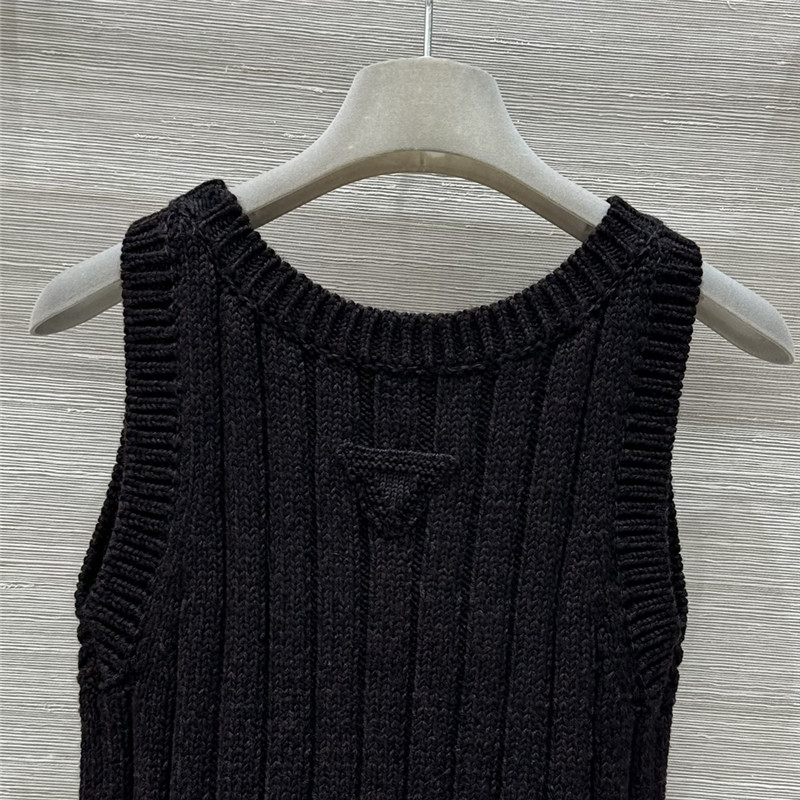 Pra*a logo wool vest top black