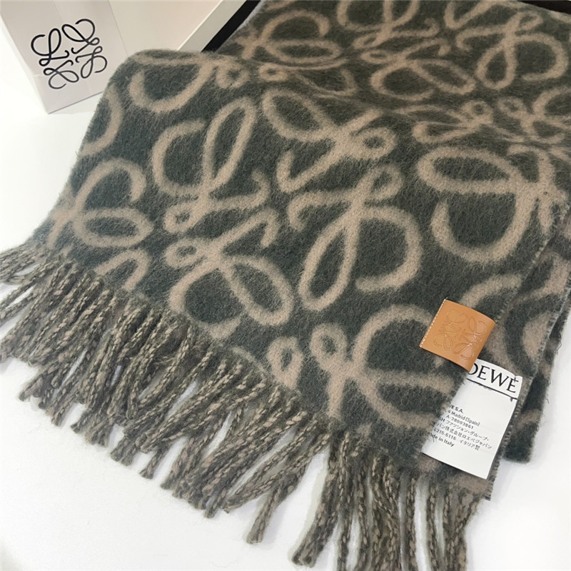 L0ew* wool scarf
