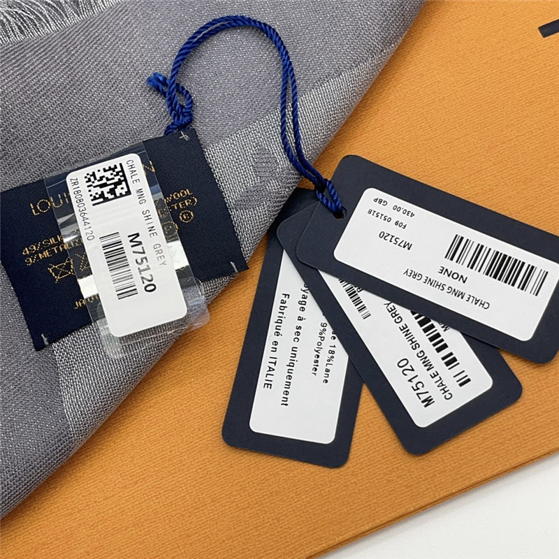 l0vis Vvtt0n lv gold and silver thread shawl