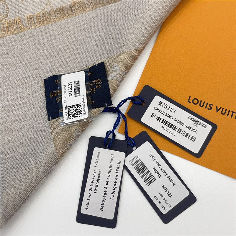 l0vis Vvtt0n lv gold and silver thread shawl