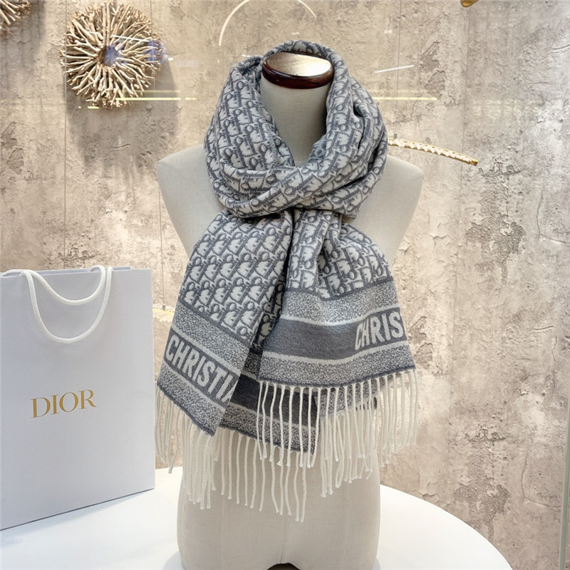 D10r cashmere printed scarf