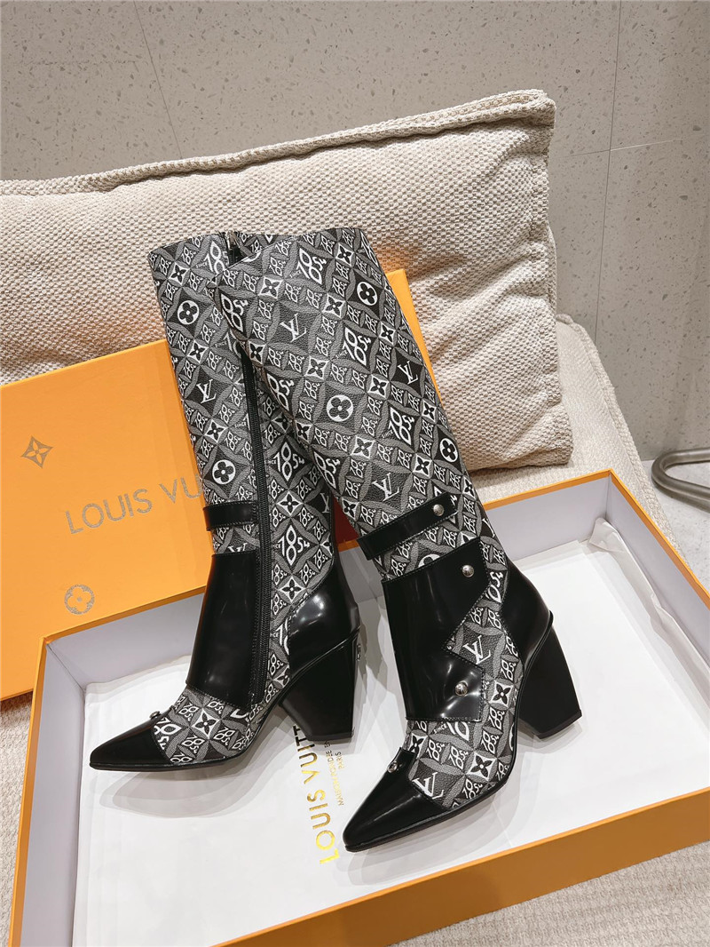 l0vis Vvtt0n black white monogram high boots