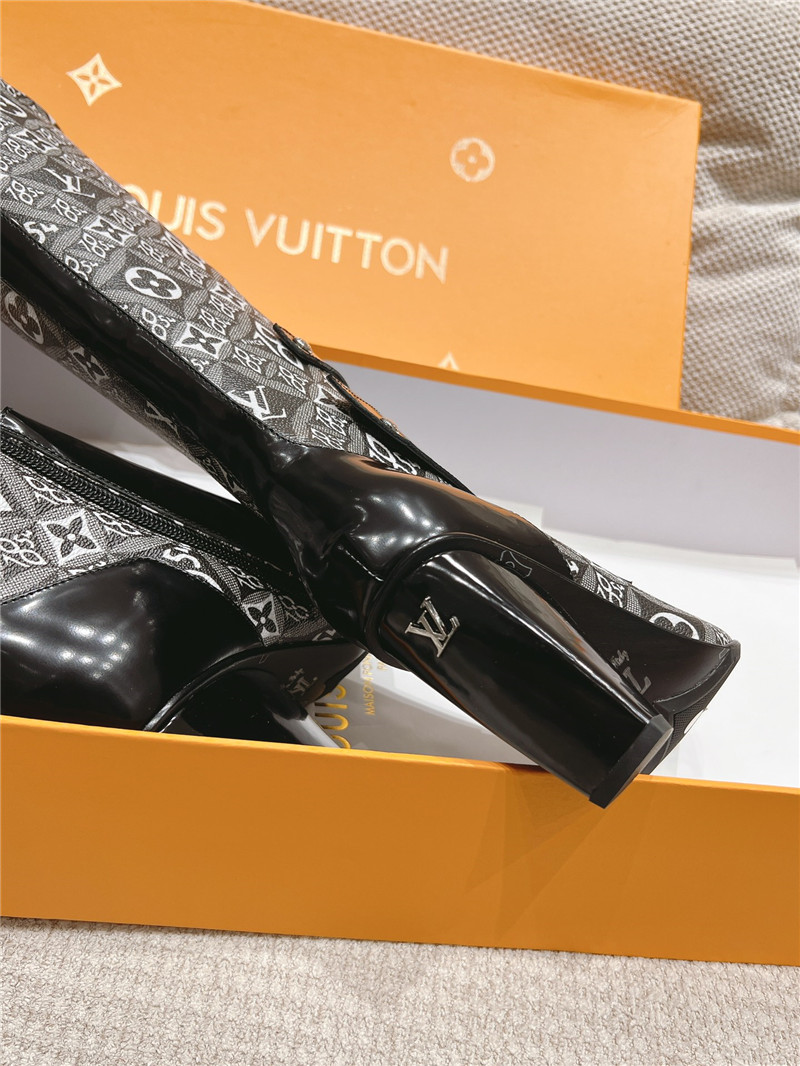 l0vis Vvtt0n black white monogram high boots