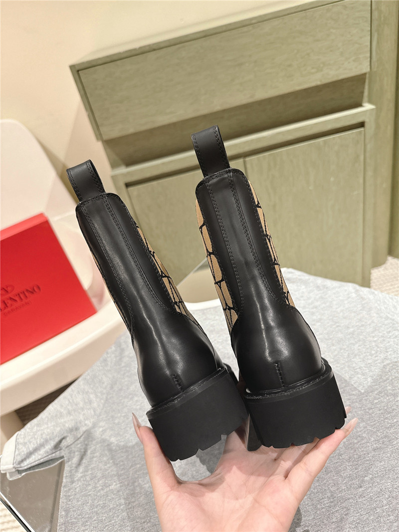 Va1e*ntin0 vlogo chelsea boot