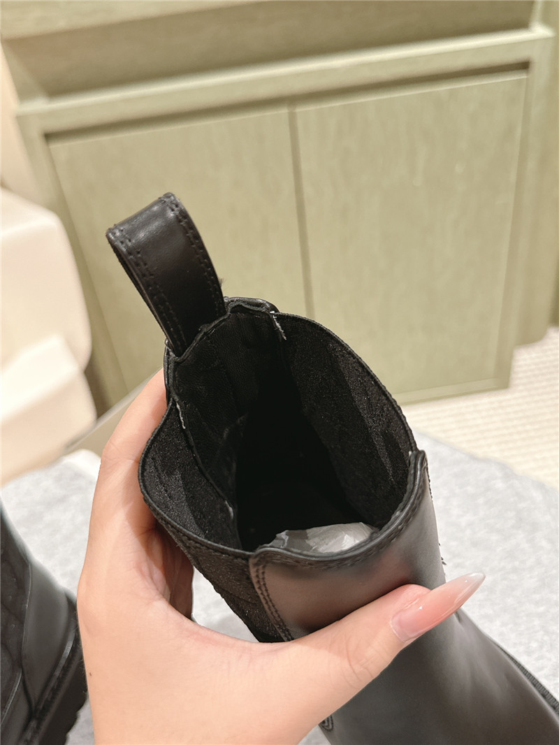 Va1e*ntin0 chelsea ankle boots