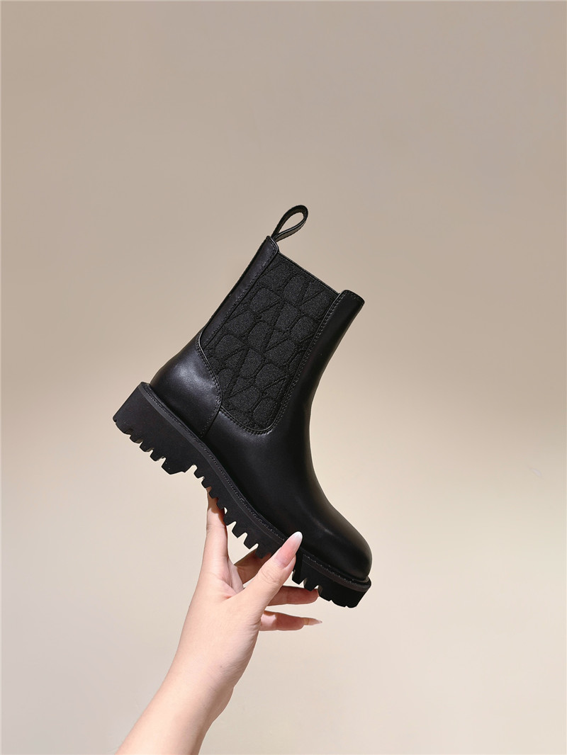 Va1e*ntin0 chelsea ankle boots