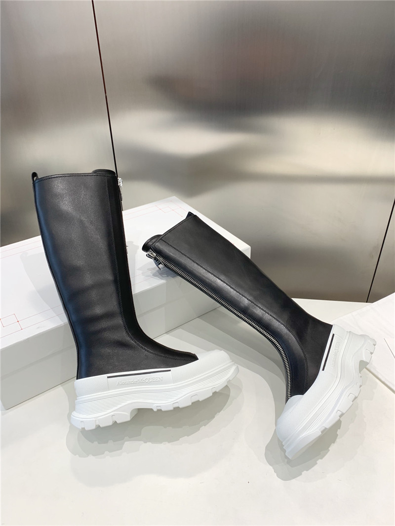 a1exa*der Mcqv*en tread slick knee-high boots