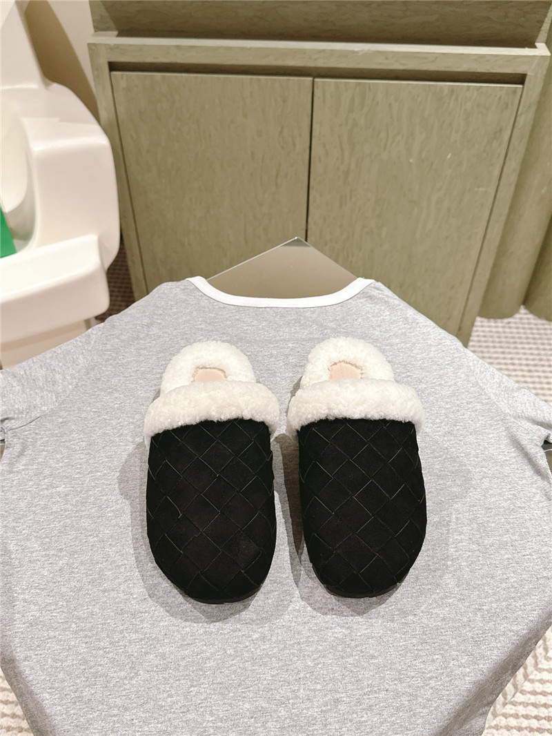 b0tt*ga Ven*ta black suede fur reggie slippers