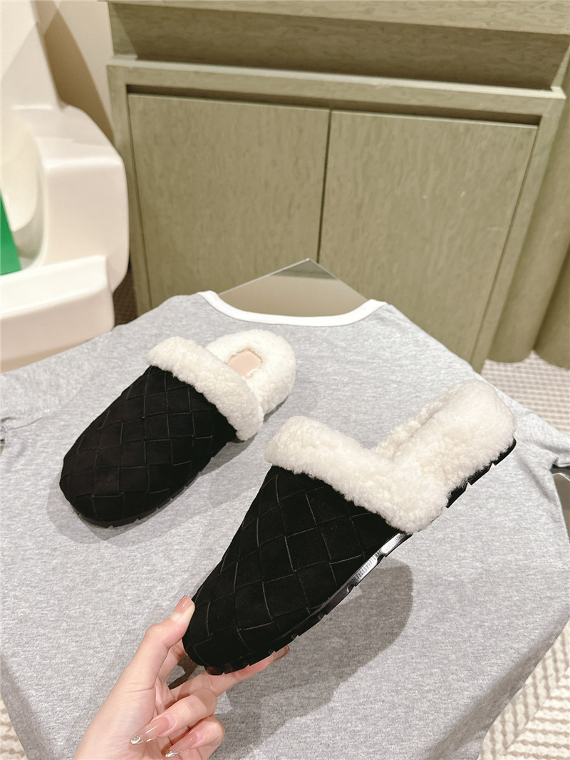 b0tt*ga Ven*ta black suede fur reggie slippers
