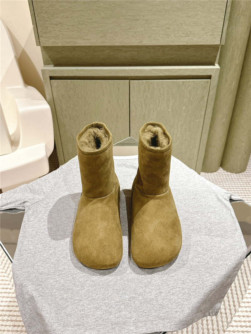 L0ew* green suede lago shearling boots