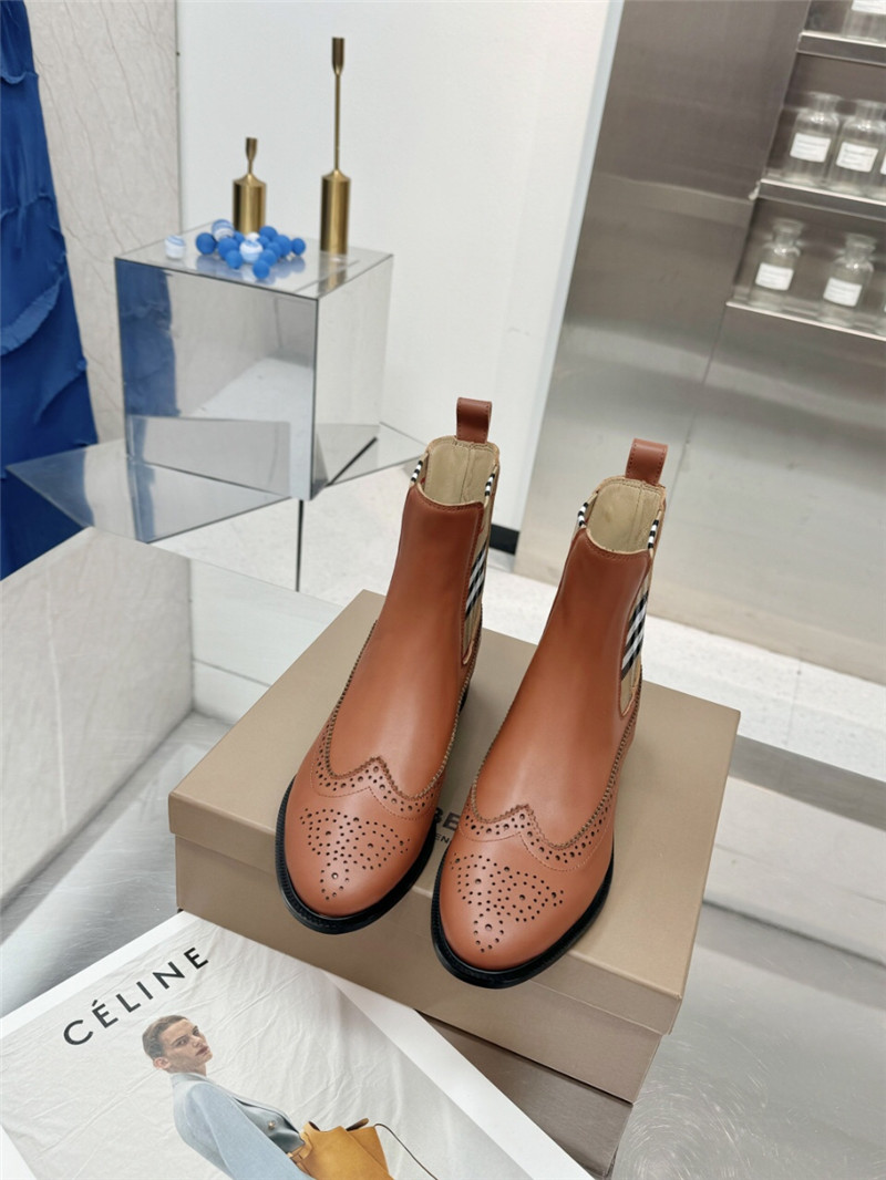 Bv*b*rry vintage check chelsea boots in brown