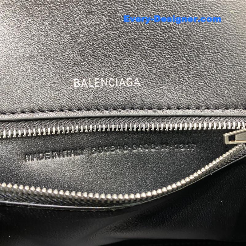 Ba1en*iaga hourglass bag silver