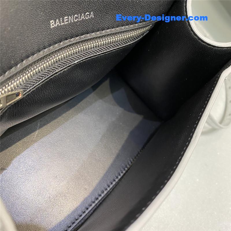 Ba1en*iaga hourglass bag silver