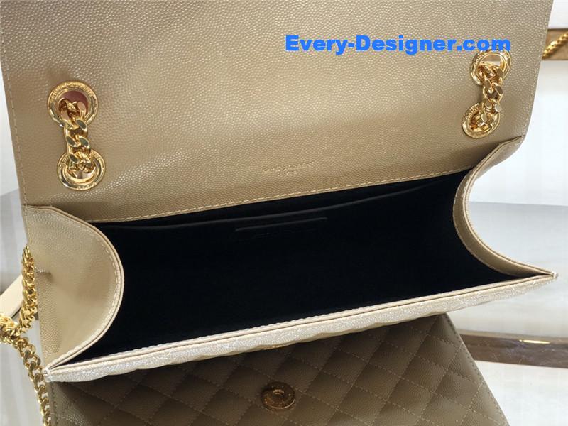 Y51 medium envelope shoulder bag